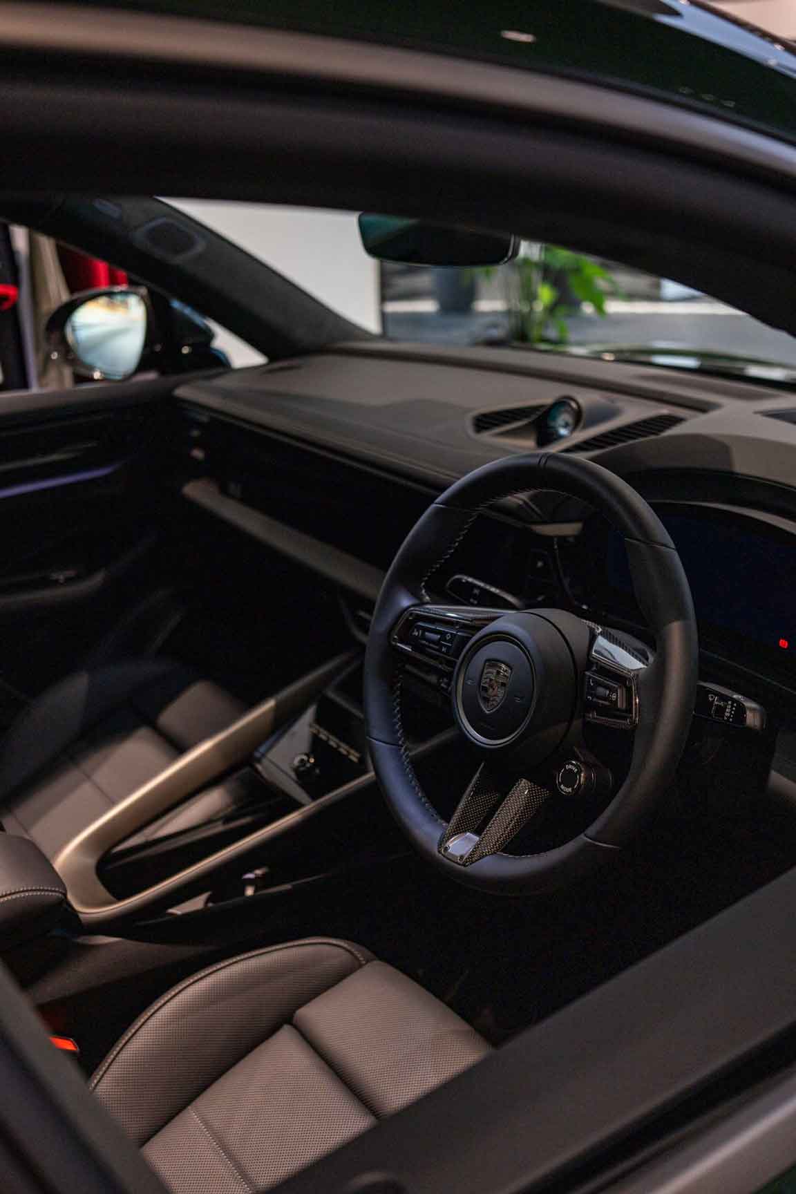 Porsche Macan Electric Car Lease  Interior